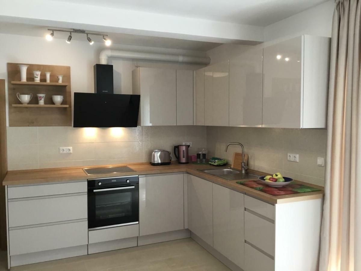 Apartments Villa Sophia โตรกีร์ ภายนอก รูปภาพ