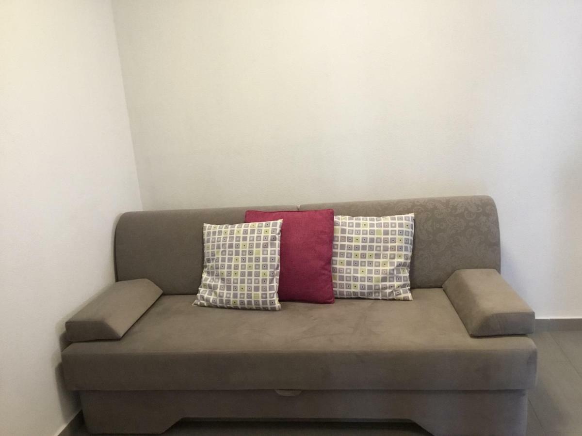 Apartments Villa Sophia โตรกีร์ ภายนอก รูปภาพ