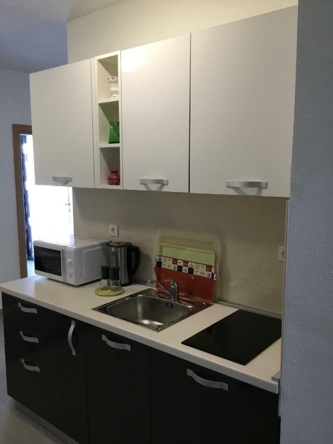 Apartments Villa Sophia โตรกีร์ ภายนอก รูปภาพ
